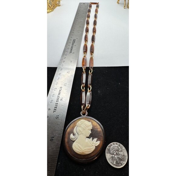 Vintage Celluloid Faux Tortoise Cameo Chain Link Pendant Necklace 34" Long - Picture 6 of 10